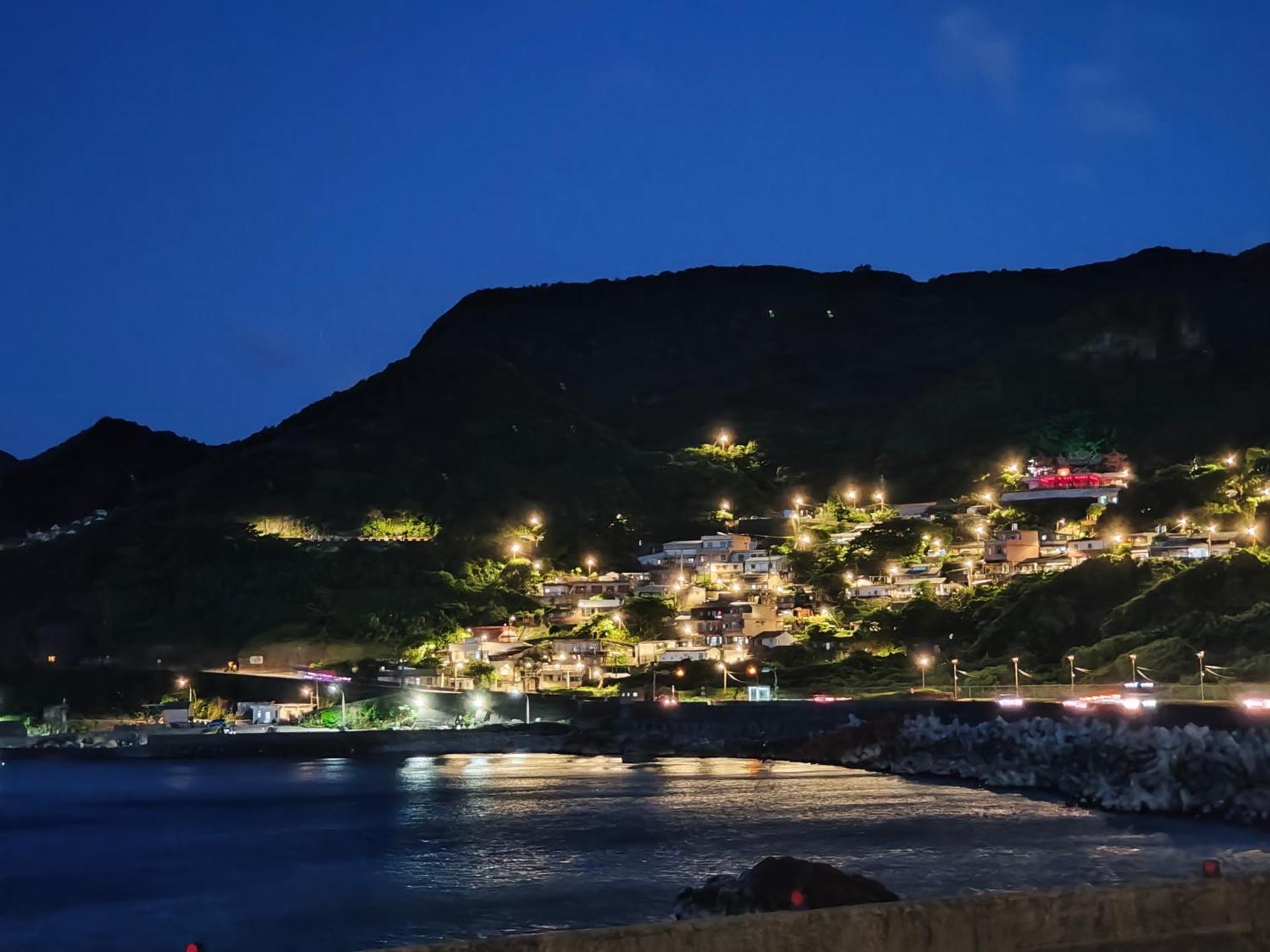 Bed and Breakfast 金石新月光 Jiufen Esterno foto
